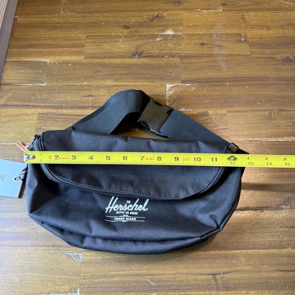 Herschel Supply Company  Sixteen black Fanny Pack - Picture 6 of 7